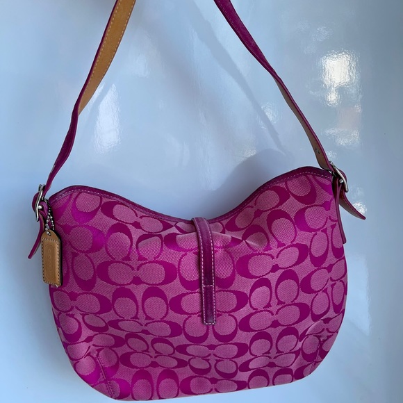 Fuchsia Pink COACH Signature Handbag 💞 - Picture 3 of 7